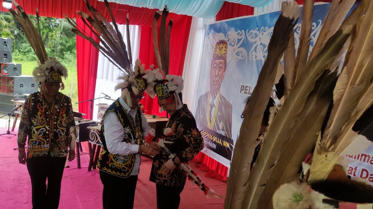 Tjandra Limanjaya Menjadi Warga Kehormatan Dayak, Ini Alasannya